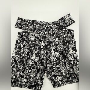 Aerie Black and White Floral Leggings